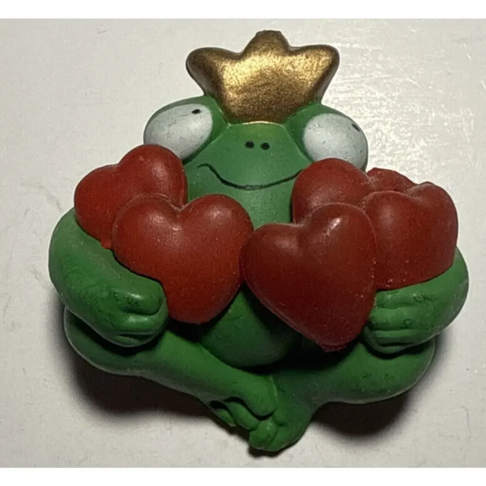 Vintage Fun World‎ Frog Prince Love Lapel Pin E14